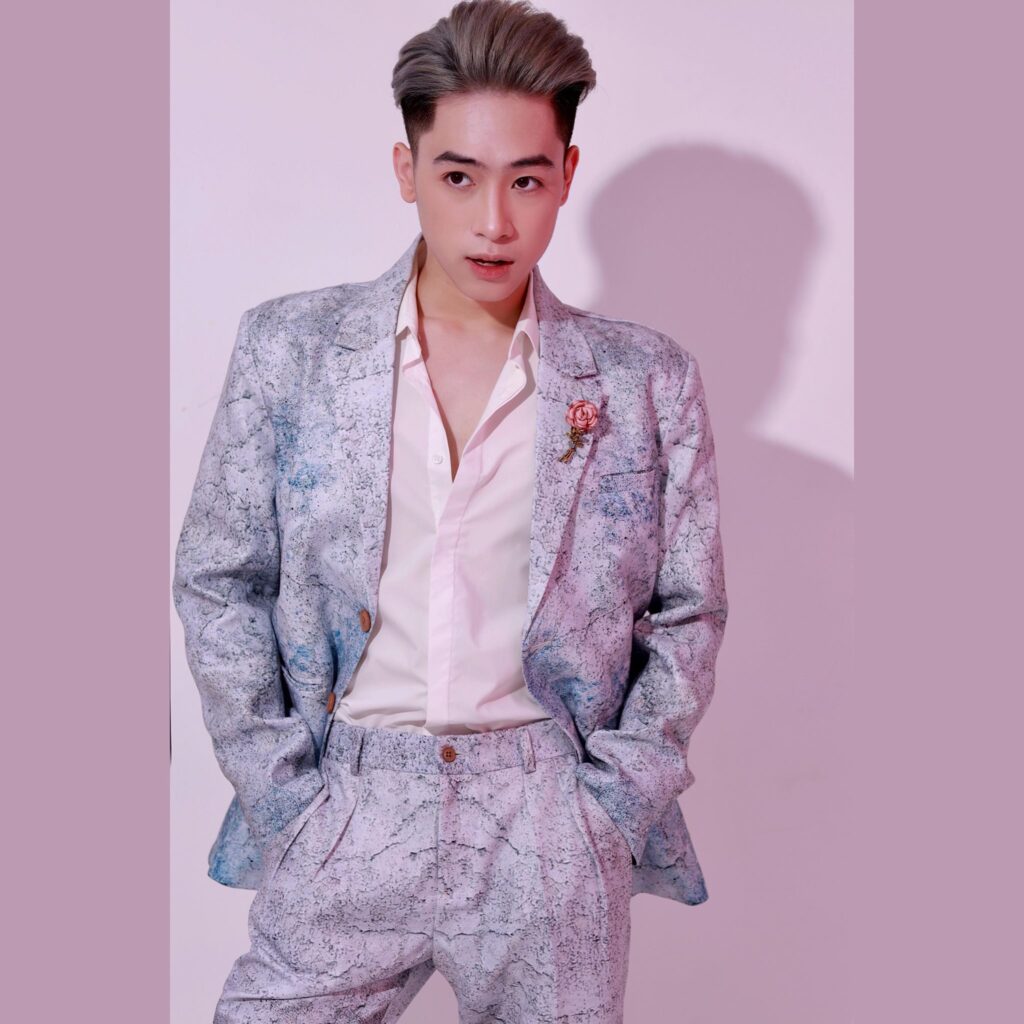 Lê Bảo - Hot boy người Nam Định là 1 nhân vật nổi tiếng trên mạng xã hội Lê Bảo - Hot boy người Nam Định là 1 nhân vật nổi tiếng trên mạng xã hội