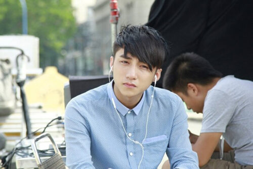 Được mệnh danh là "hot boy" từ khi còn đi học Được mệnh danh là "hot boy" từ khi còn đi học