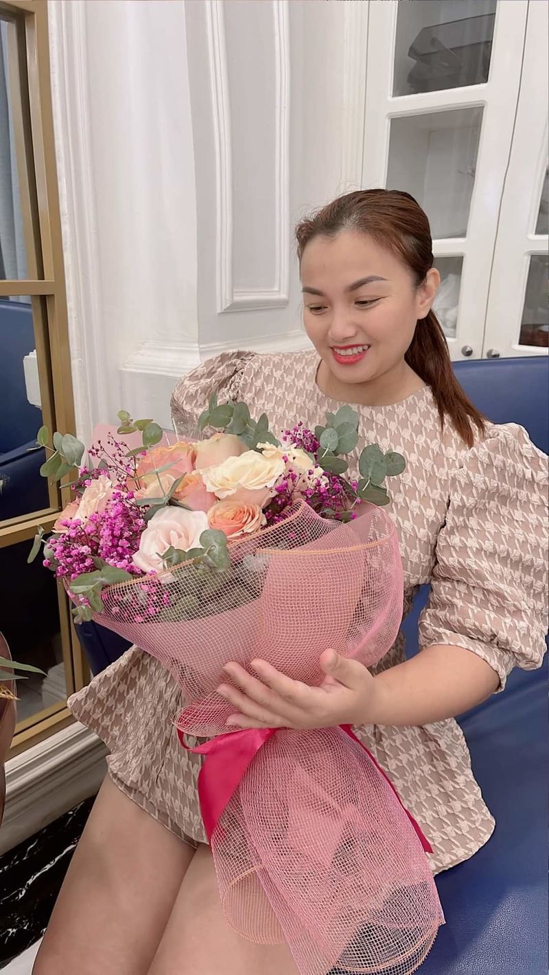 Quỳnh Trần JP dần chú trọng nhiều hơn đến vẻ bề ngoài Quỳnh Trần JP dần chú trọng nhiều hơn đến vẻ bề ngoài