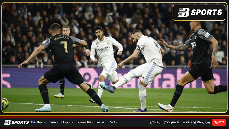 Benzema lập cú đúp phạt đền Benzema lập cú đúp phạt đền