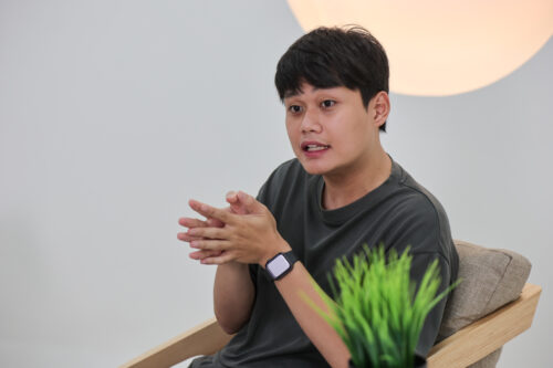 Duy Thẩm chia sẻ anh từng có những quãng thời gian rất khó khăn trước khi đạt được thành công trong sự nghiệp và được mọi người yêu quý như bây giờ