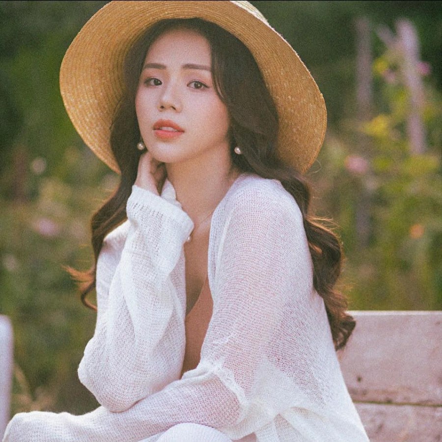 Nhan sắc xinh đẹp của nữ ca sĩ Hương Ly Nhan sắc xinh đẹp của nữ ca sĩ Hương Ly