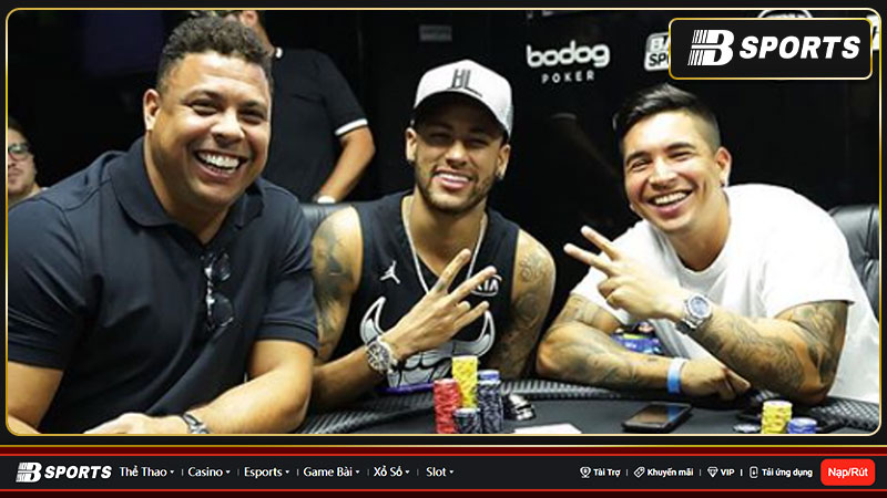 Người hâm mộ tranh cãi về việc Neymar chơi poker Người hâm mộ tranh cãi về việc Neymar chơi poker