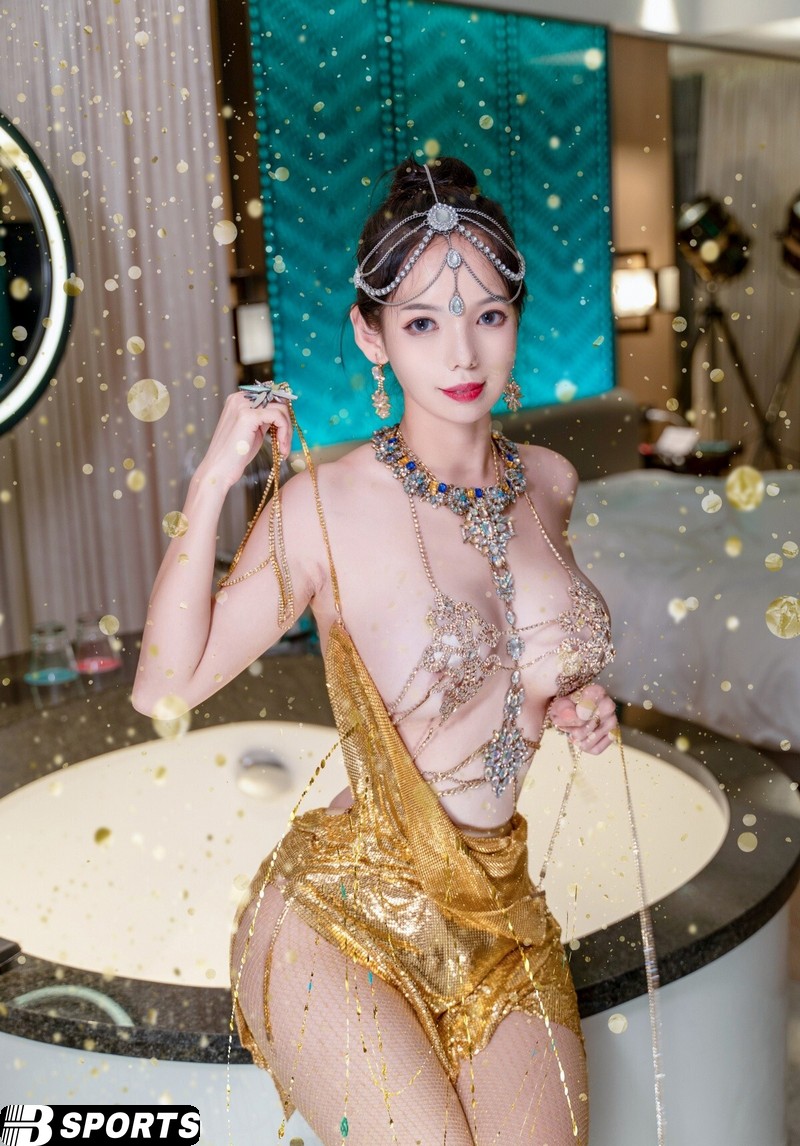 Gái đẹp khoe ngực