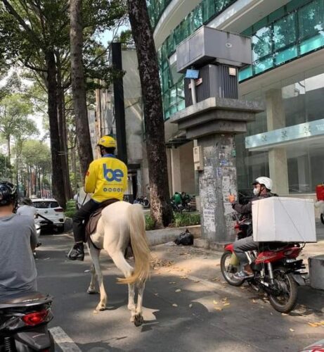 Nam thanh niên Be oanh tạc trên tuyến đường Nam thanh niên Be oanh tạc trên tuyến đường