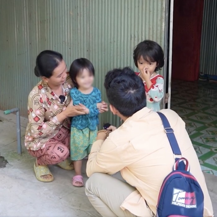 Bé gái cực thơm Bé gái cực thơm