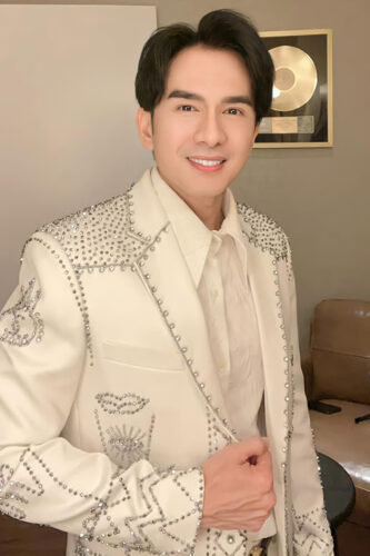 Nam ca sĩ đã được Hoàng Tuấn nhìn ra được tiềm năng Nam ca sĩ đã được Hoàng Tuấn nhìn ra được tiềm năng