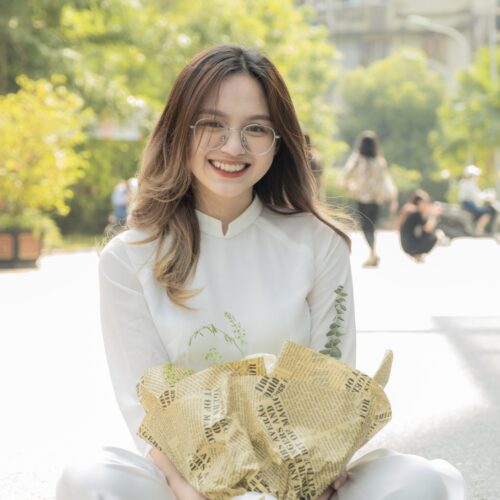 Dù là sinh viên trường Kinh tế nhưng Thu Hà lại không lựa chọn công việc theo đúng ngành nghề mà rẽ hướng trở thành nhà sáng tạo nội dung