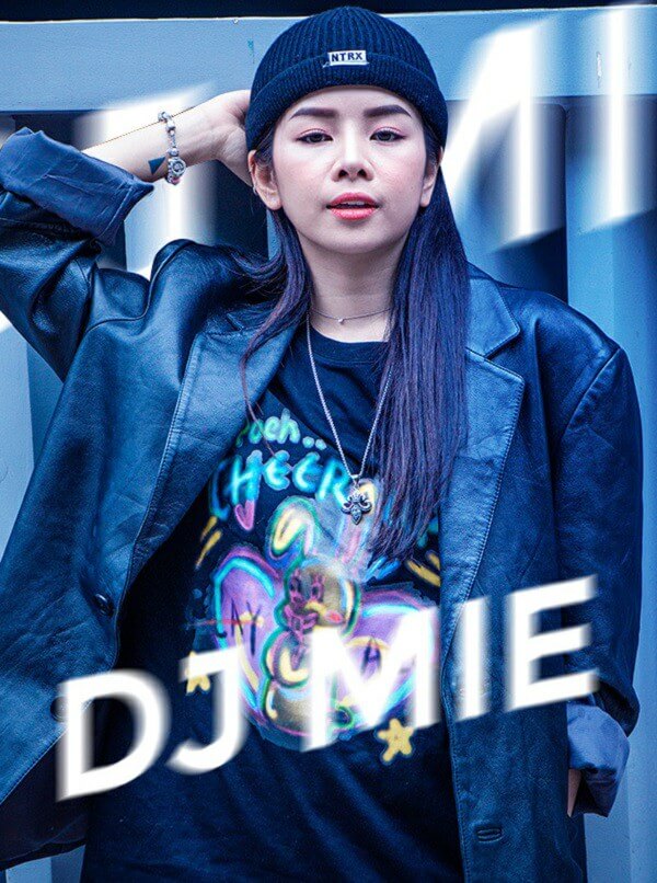 Hình ảnh của nữ Dj hàng đầu Việt Nam trước khi phẫu thuật thẩm mĩ Hình ảnh của nữ Dj hàng đầu Việt Nam trước khi phẫu thuật thẩm mĩ