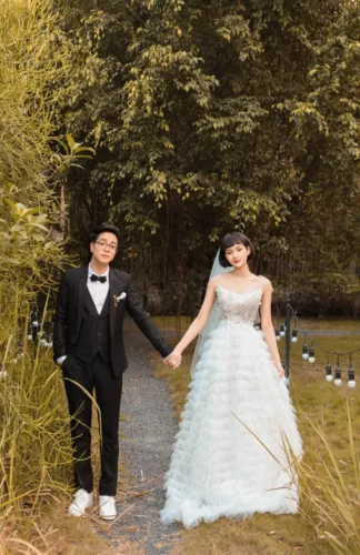 Hiền Hồ và Bùi Anh Tuấn trong MV "Cưới nhau đi" Hiền Hồ và Bùi Anh Tuấn trong MV "Cưới nhau đi"