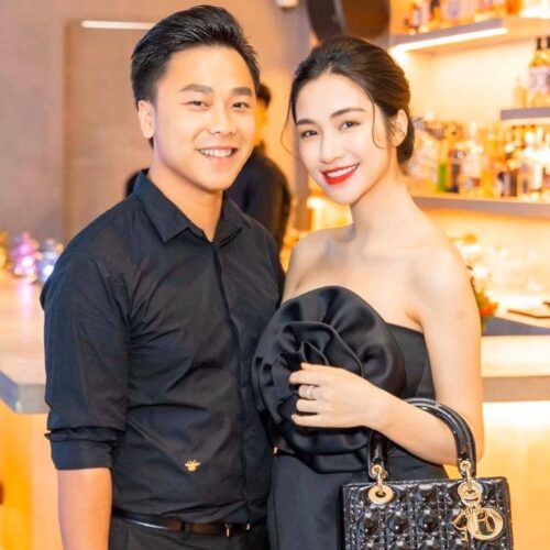Cô nàng cùng bạn trai cũ Minh Hải Cô nàng cùng bạn trai cũ Minh Hải