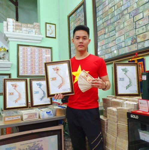 Hùng Bá ''Vua tiền tệ'' là cái tên ''hot'' trong lĩnh vực sưu tầm tiền cổ, tiền đẹp tại Việt Nam