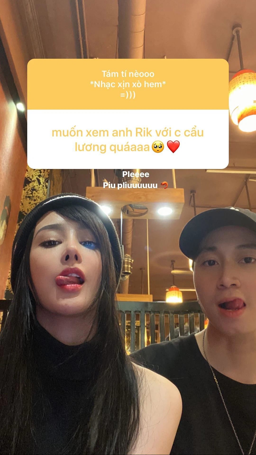 Những tấm ảnh chụp chung để trở lời Q&A fan trên Instagram Những tấm ảnh chụp chung để trở lời Q&A fan trên Instagram