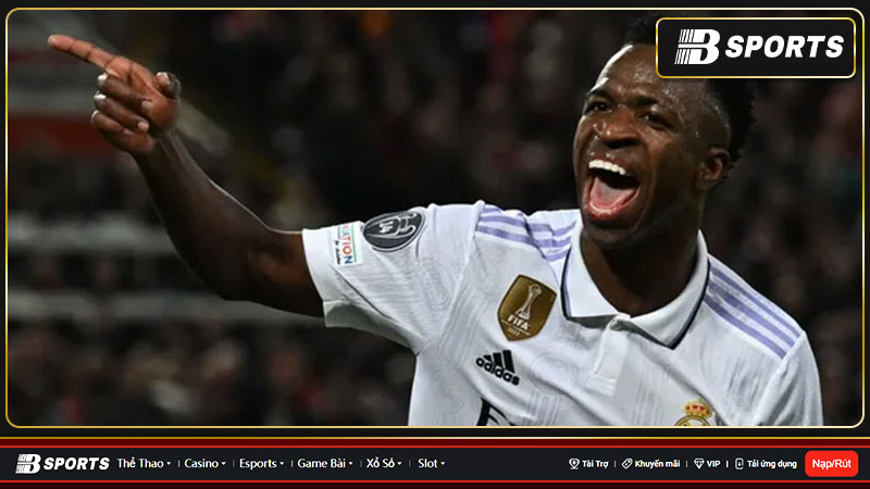 Tiền đạo trẻ Vinicius Jr đã lập cú đúp vào lưới Liverpool Tiền đạo trẻ Vinicius Jr đã lập cú đúp vào lưới Liverpool