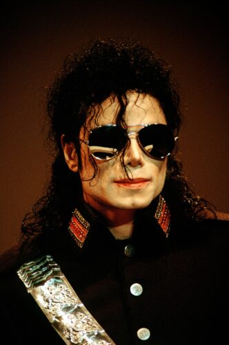 Michael Jackson bắt đầu phụ thuộc vào thuốc Michael Jackson bắt đầu phụ thuộc vào thuốc