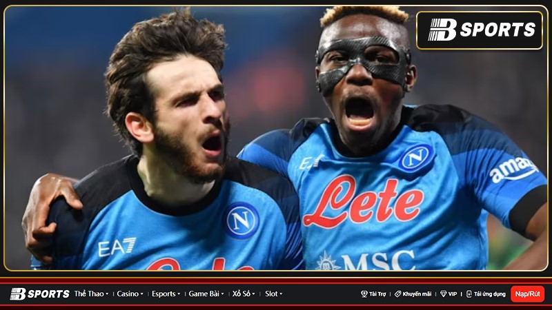 Napoli đã xác nhận rằng họ sẽ không bán cầu thủ chạy cánh Khvicha Kvaratskhelia sau khi mà một số câu lạc bộ lớn đang quan tâm tới cầu thủ này. Napoli đã xác nhận rằng họ sẽ không bán cầu thủ chạy cánh Khvicha Kvaratskhelia sau khi mà một số câu lạc bộ lớn đang quan tâm tới cầu thủ này.