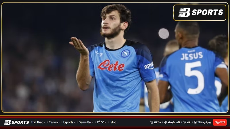 Cầu thủ 22 tuổi gia nhập Napoli từ câu lạc bộ Gruzia Dinamo Batumi với mức phí chuyển nhượng 12 triệu euro (10,5 triệu bảng) vào mùa hè năm ngoái Cầu thủ 22 tuổi gia nhập Napoli từ câu lạc bộ Gruzia Dinamo Batumi với mức phí chuyển nhượng 12 triệu euro (10,5 triệu bảng) vào mùa hè năm ngoái