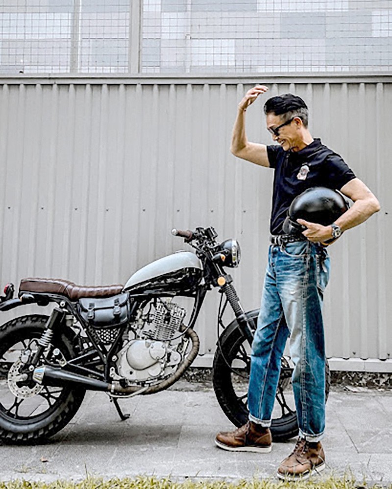 Thật khó để đoán được độ tuổi của Ông chú Polo nếu không thật sự biết tới chú Tân