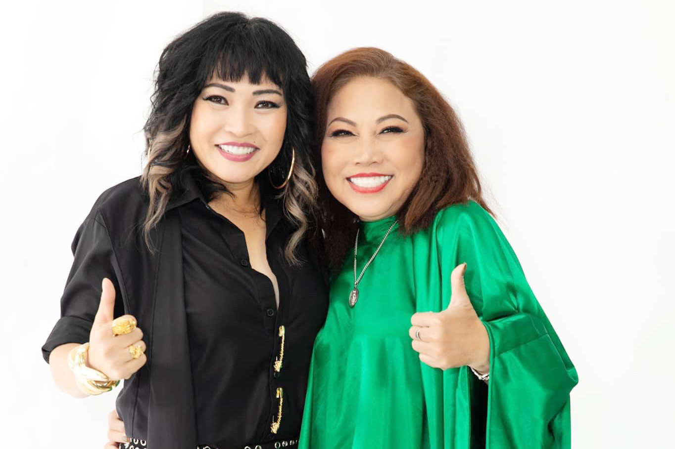 Siu Black cùng với người bạn thân là nữ ca sĩ Phương Thanh Siu Black cùng với người bạn thân là nữ ca sĩ Phương Thanh