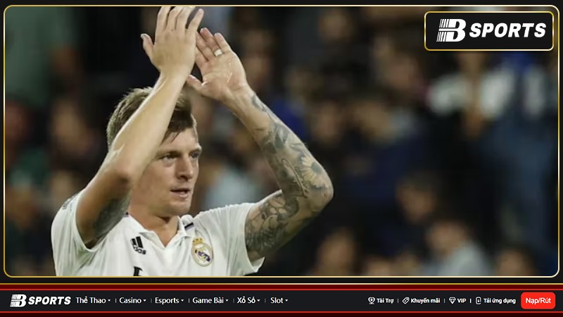 Kroos đã ngồi ngoài trong các trận thắng của Real trước Elche và Osasuna ở La Liga vừa qua do bị viêm dạ dày ruột Kroos đã ngồi ngoài trong các trận thắng của Real trước Elche và Osasuna ở La Liga vừa qua do bị viêm dạ dày ruột