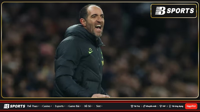 Stellini thêm một lần nữa đã phải bất đắc dĩ thế chỗ của HLV Antonio Conte khi cựu huấn luyện viên của Chelsea vẫn còn cần thời gian để hồi phục Stellini thêm một lần nữa đã phải bất đắc dĩ thế chỗ của HLV Antonio Conte khi cựu huấn luyện viên của Chelsea vẫn còn cần thời gian để hồi phục