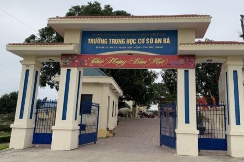 Ngôi trường mà nữ sinh đang theo học Ngôi trường mà nữ sinh đang theo học