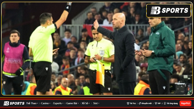 VAR gây tranh cãi trận MU hòa Barca VAR gây tranh cãi trận MU hòa Barca