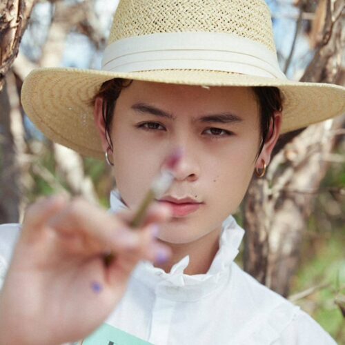 Xuất thân là một anh bảo vệ trông xe, ít ai ngờ rằng Việt Mỹ bây giờ đã là một họa sĩ có tiếng tăm