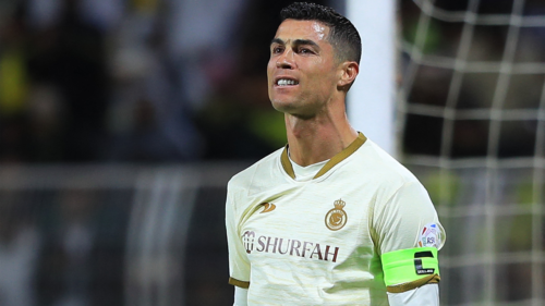 Cristiano Ronaldo sánh vai cùng Messi