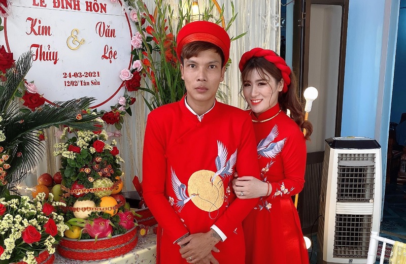 Cuộc sống hạnh phúc đáng ngưỡng mộ của Lộc phụ hồ Cuộc sống hạnh phúc đáng ngưỡng mộ của Lộc phụ hồ