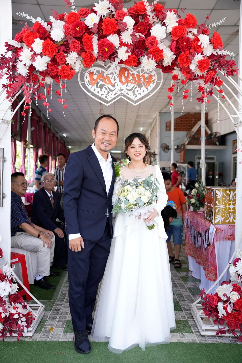 Đám cưới của nam diễn viên hài với vợ mới cách đây không lâu Đám cưới của nam diễn viên hài với vợ mới cách đây không lâu