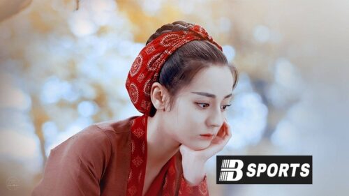 Mơ thấy người nổi tiếng đang đi trên đường