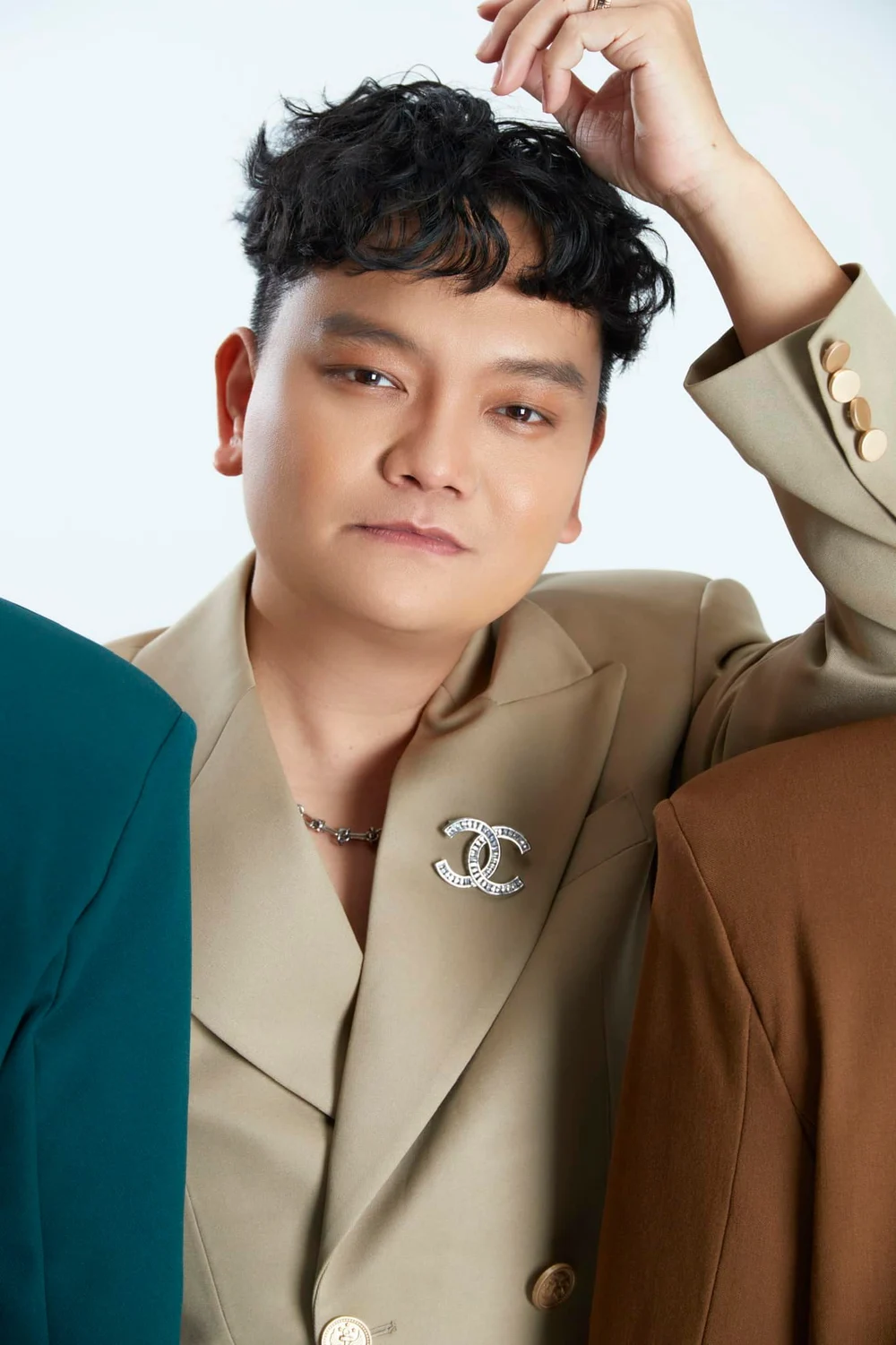 Ngoại hình cực kỳ sang trọng của nghệ sĩ Trịnh Tú Trung Ngoại hình cực kỳ sang trọng của nghệ sĩ Trịnh Tú Trung
