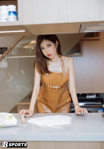 Cùng ăn tối với em gái gọi quảng ninh 18+ trong bộ ảnh cực dâm tại bếp