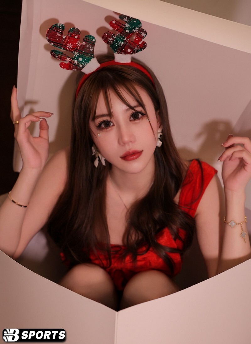 gái xinh khoe vú