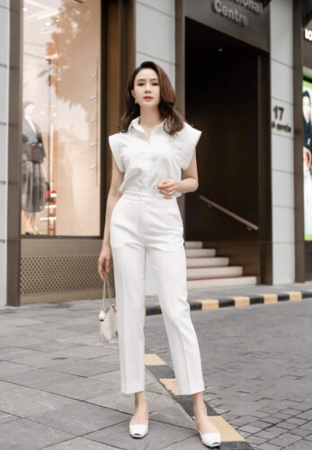 Cô là người mẫu kiêm diễn viên Cô là người mẫu kiêm diễn viên