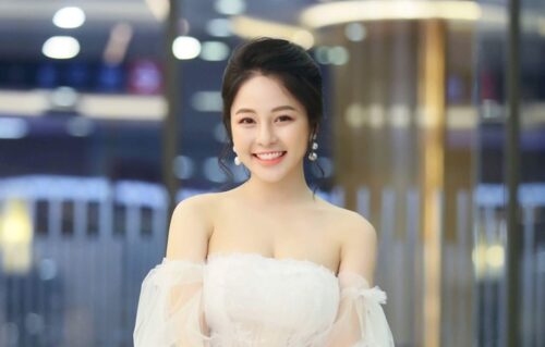 Hot girl Trâm Anh - một cô nàng đầy thị phi