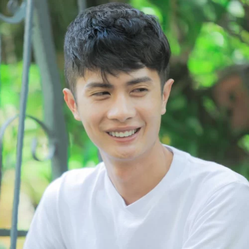 Khuôn mặt gây cười, nét diễn rất duyên và tự nhiên khiến cho Huỳnh Phương nhận được rất nhiều sự yêu mến của các khán giả