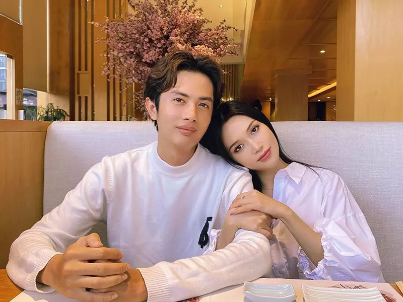 thành tích yêu đương của Huỳnh Phương cũng phải gọi là khá đáng nể khi danh sách người yêu của chàng trai này toàn là hot girl nổi tiếng