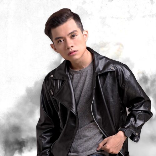 Trước khi quy ẩn vì chăm lo cho gia đình nhỏ của mình, Hy Nam từng rất khét tiếng trong cộng đồng game DOTA và Liên Minh Huyền Thoại với biệt danh là thánh Riven của Việt Nam