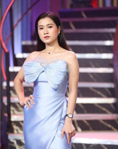 Nữ diễn viên đã cho biết cô đã toàn tâm toàn ý hướng về phật và hàng ngày đều cầu nguyện. Nữ diễn viên đã cho biết cô đã toàn tâm toàn ý hướng về phật và hàng ngày đều cầu nguyện.