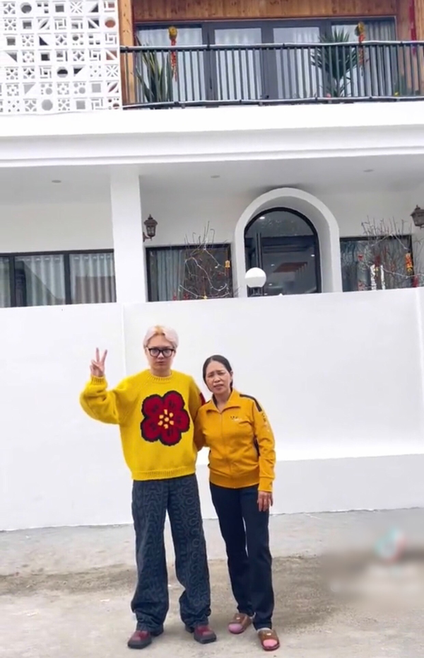 Ngôi nhà mới của 3 mẹ con Ngôi nhà mới của 3 mẹ con