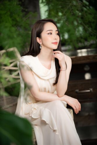 Nữ diễn viên Quỳnh Nga có tên thật và đầy đủ là Phạm Thị Quỳnh Nga. Nữ diễn viên Quỳnh Nga có tên thật và đầy đủ là Phạm Thị Quỳnh Nga