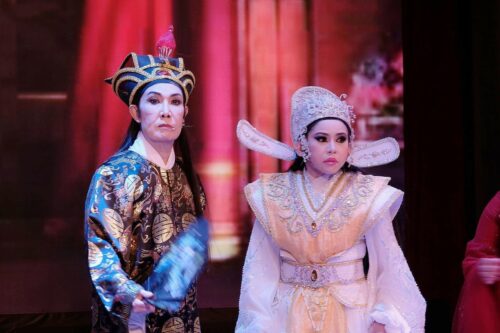 Cố nghệ sĩ đã từng tham gia rất nhiều gánh diễn Cố nghệ sĩ đã từng tham gia rất nhiều gánh diễn