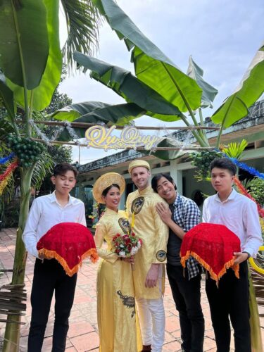 Chuyện tình của cặp đôi đã truyền cảm hứng và tạo động lực không nhỏ với những ai đang yêu xa